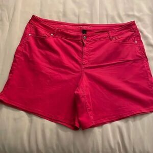 LANE BRYANT GIRLFRIEND RED DENIM SHORTS SIZE 26